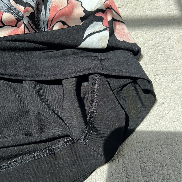 White House Black Market high neck sleeveless bold floral stretch dress SZ S - Picture 10 of 11